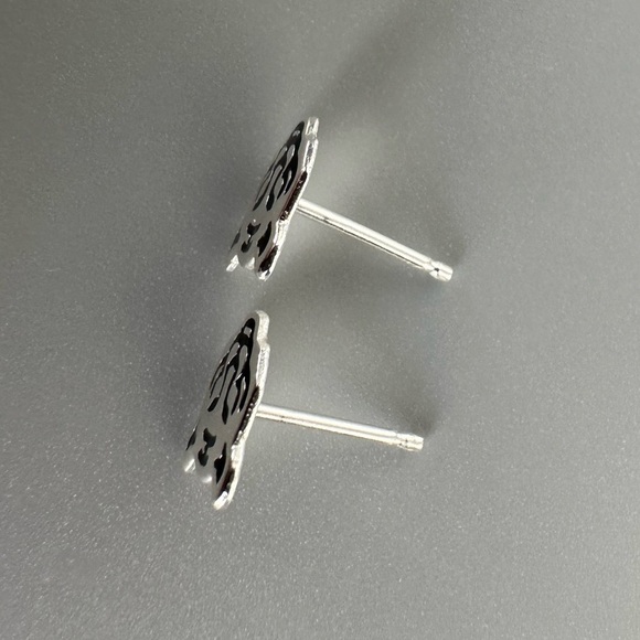 Sterling Silver Tiger Stud Earrings - Picture 4 of 11